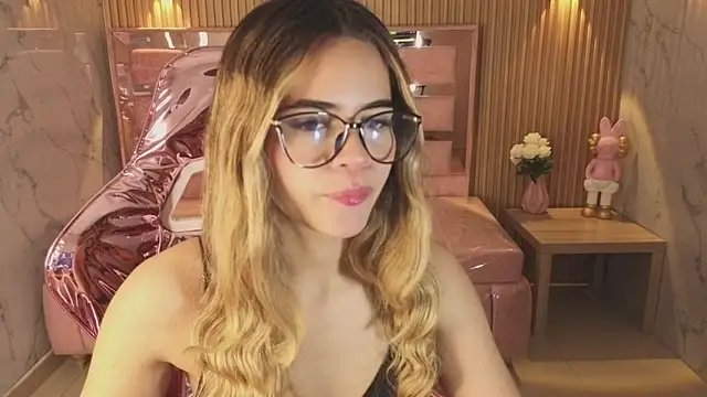 lilith4 s online show from 12/20/25, 08:12