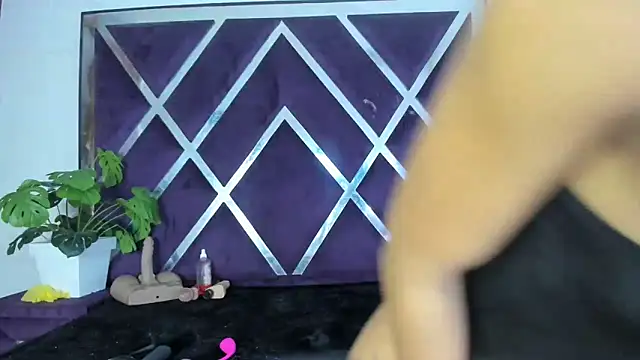 angelkyraasm online show from 03/11/26, 01:05