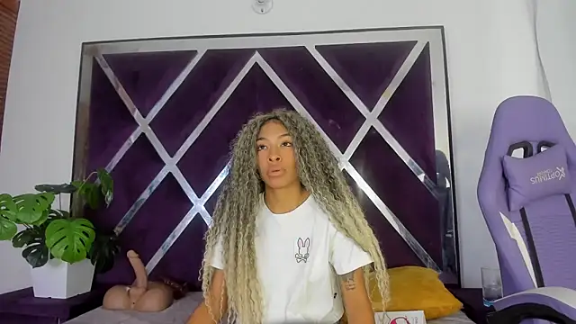 angelkyraasm online show from 04/10/26, 01:07