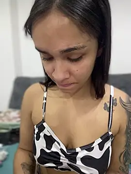 Isabella-Teen online show from 11/28/25, 11:49