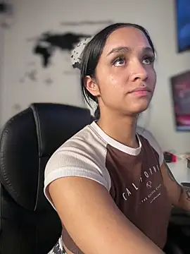Isabella-Teen online show from 05/06/26, 02:10