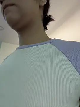 Isabella-Teen online show from 12/21/25, 02:24