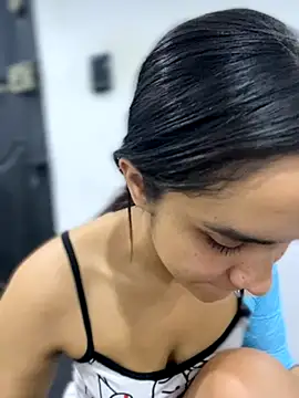 Isabella-Teen online show from 10/27/25, 12:55