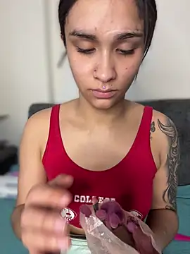 Isabella-Teen online show from 12/18/25, 02:05