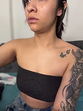 Isabella-Teen online show from 01/15/26, 02:15