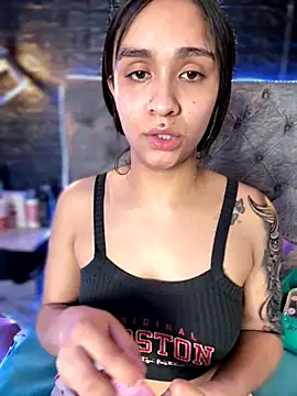 Isabella-Teen online show from 10/28/25, 02:23