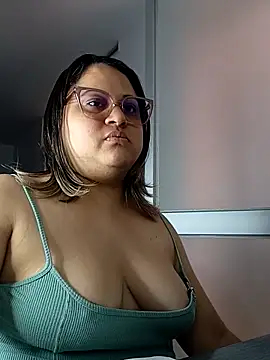 Snapshot of Chiki_hot92 chatting on 10/13/25, 07:15 Chiki hot92 online show from 10/13/25, 07:15