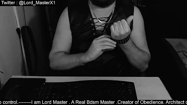 Snapshot of Lord_MasterX chatting on 11/11/25, 04:07 Lord MasterX online show from 11/11/25, 04:07