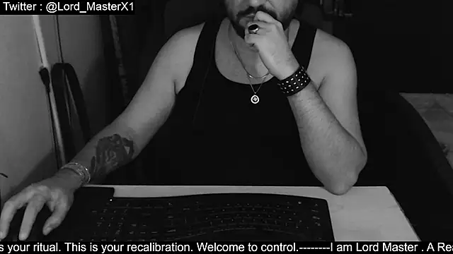 Snapshot of Lord_MasterX chatting on 11/10/25, 01:21 Lord MasterX online show from 11/10/25, 01:21