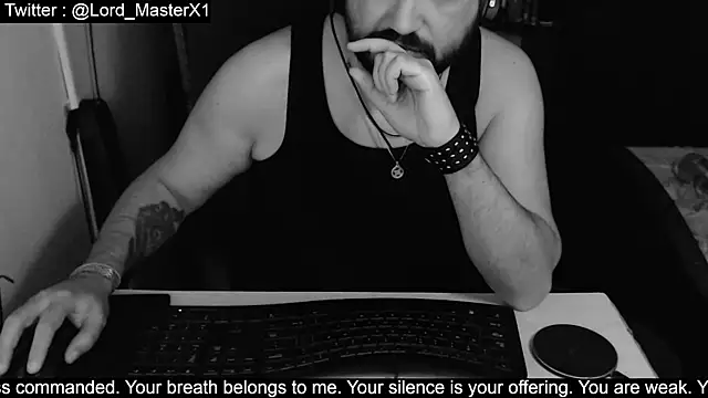 Snapshot of Lord_MasterX chatting on 11/26/25, 05:24 Lord MasterX online show from 11/26/25, 05:24