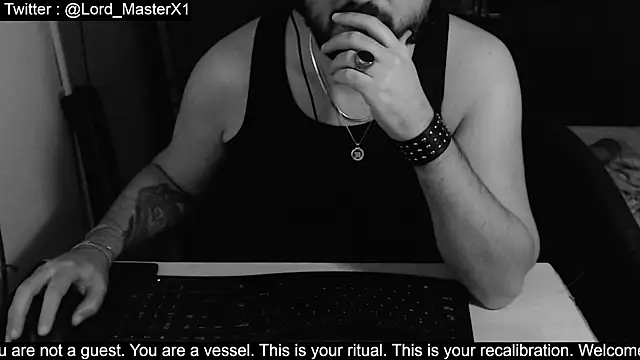 Snapshot of Lord_MasterX chatting on 12/17/25, 08:58 Lord MasterX online show from 12/17/25, 08:58