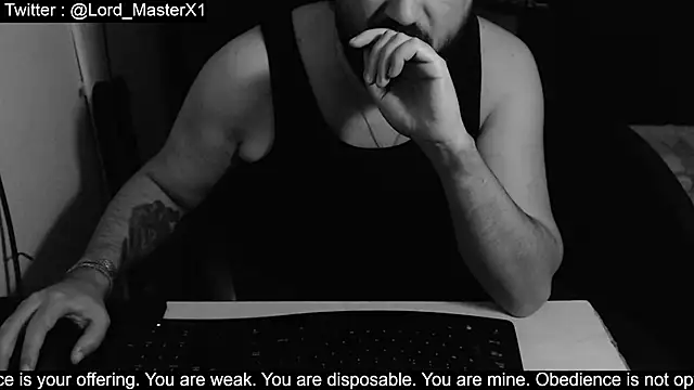 Snapshot of Lord_MasterX chatting on 10/21/25, 06:40 Lord MasterX online show from 10/21/25, 06:40