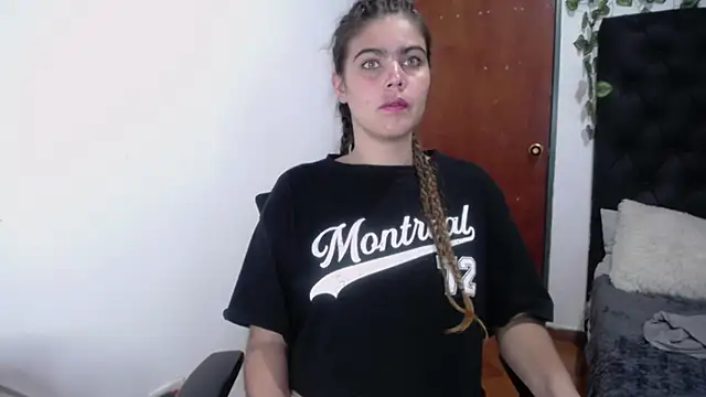 Snapshot of isabel_09 chatting on 11/01/25, 03:02 isabel 09 online show from 11/01/25, 03:02