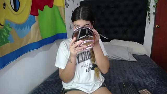 Snapshot of isabel_09 chatting on 01/14/26, 02:59 isabel 09 online show from 01/14/26, 02:59