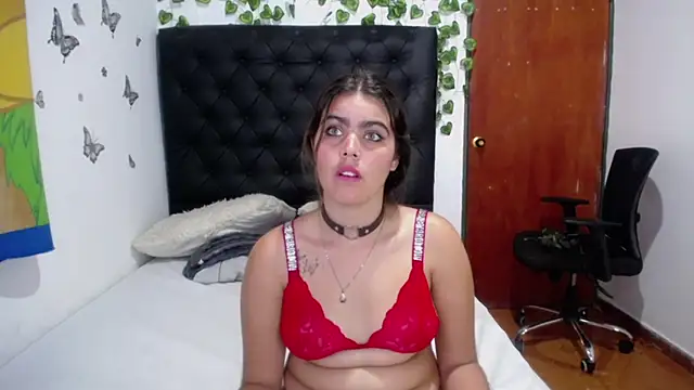 Snapshot of isabel_09 chatting on 11/29/25, 03:23 isabel 09 online show from 11/29/25, 03:23