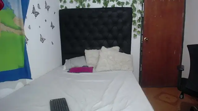 Snapshot of isabel_09 chatting on 02/12/26, 03:17 isabel 09 online show from 02/12/26, 03:17