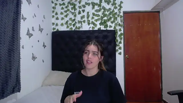 Snapshot of isabel_09 chatting on 11/15/25, 03:16 isabel 09 online show from 11/15/25, 03:16