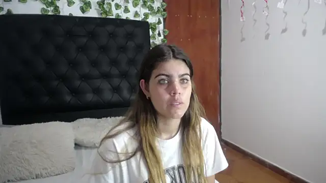 Snapshot of isabel_09 chatting on 02/27/26, 07:03 isabel 09 online show from 02/27/26, 07:03