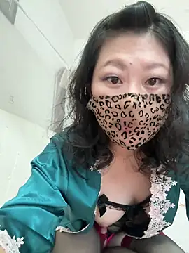 Snapshot of feifei1234 chatting on 10/12/25, 12:23 feifei1234 online show from 10/12/25, 12:23