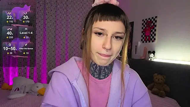 LilithPoison online show from 11/16/25, 06:12