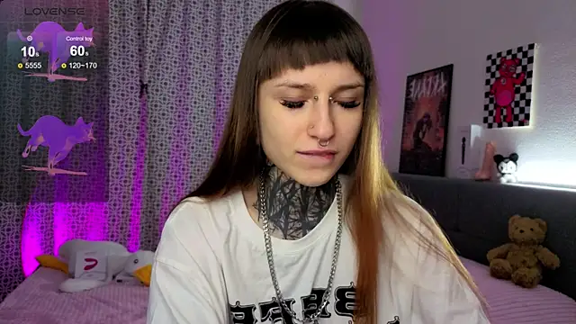 LilithPoison online show from 11/30/25, 06:09