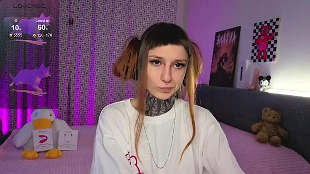 LilithPoison online show from 11/01/25, 06:02