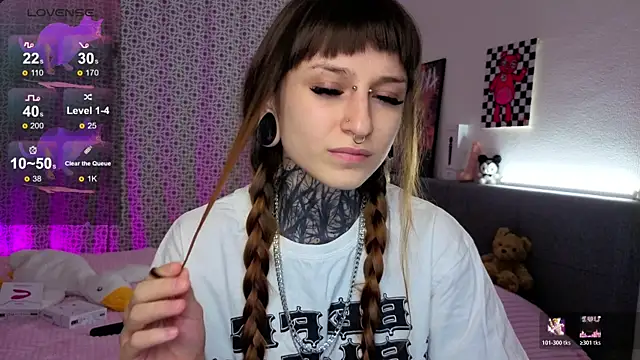 LilithPoison online show from 12/19/25, 06:10