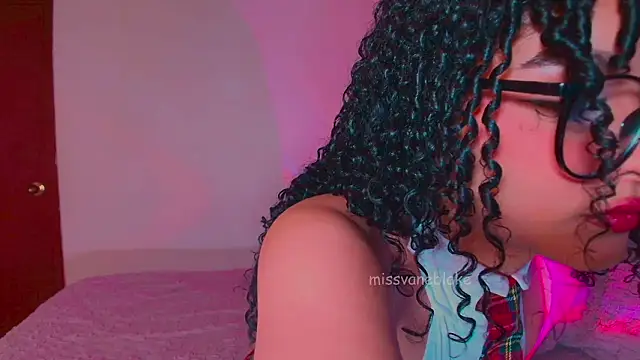 missvaneblake online show from 02/02/26, 11:09