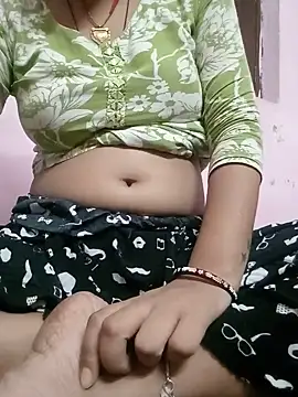 Hot sundri83838 online show from 05/25/26, 08:02