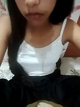 Snapshot of Pihu-satr78 chatting on 10/04/25, 03:52 Pihu-satr78 online show from 10/04/25, 03:52