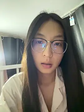 xiaobaimao6 online show from 12/21/25, 04:52