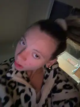 cuminhot69 online show from 11/21/25, 12:26