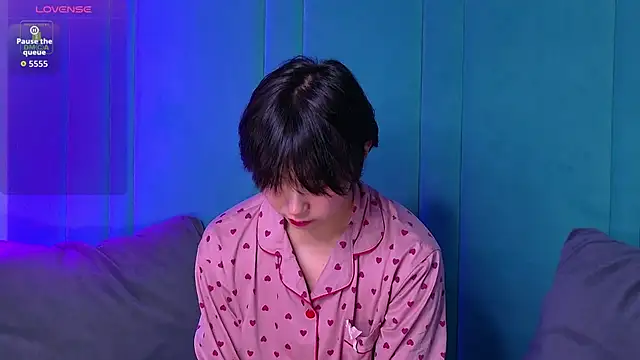 HeejinWang online show from 12/05/25, 04:22