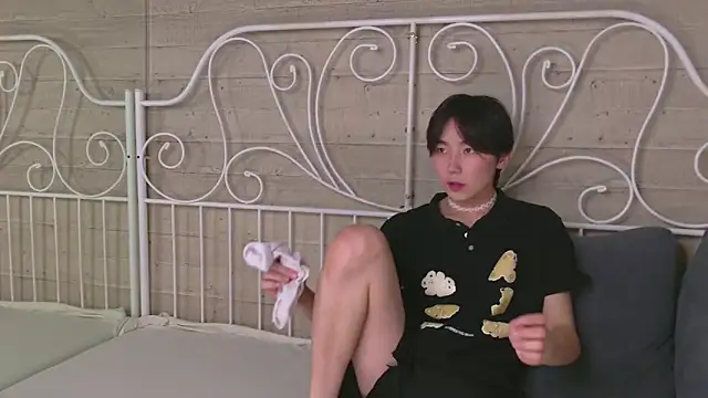 HeejinWang online show from 10/18/25, 08:38