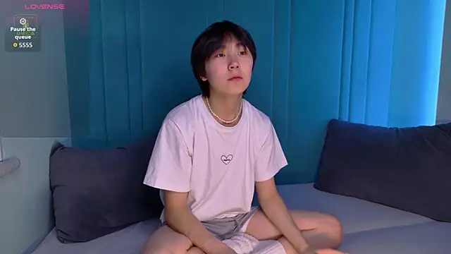 HeejinWang online show from 11/19/25, 08:20