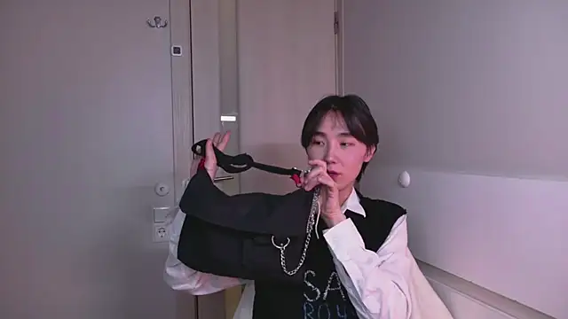 HeejinWang online show from 11/07/25, 08:24