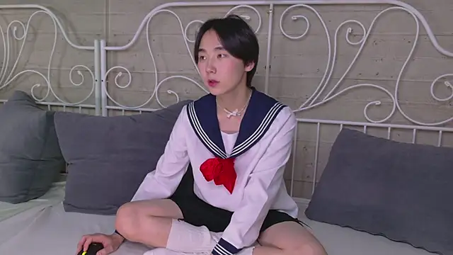 HeejinWang online show from 10/25/25, 08:20