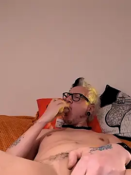 cruiserpup online show from 12/01/25, 06:53