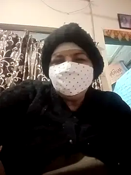 Snapshot of Love-890 chatting on 12/17/25, 11:59 Love-890 online show from 12/17/25, 11:59