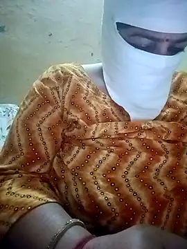 Snapshot of Love-890 chatting on 10/17/25, 01:20 Love-890 online show from 10/17/25, 01:20