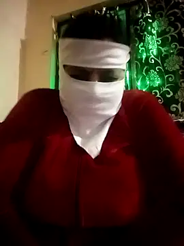 Snapshot of Love-890 chatting on 11/18/25, 08:23 Love-890 online show from 11/18/25, 08:23