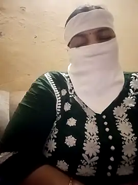 Snapshot of Love-890 chatting on 11/03/25, 01:22 Love-890 online show from 11/03/25, 01:22