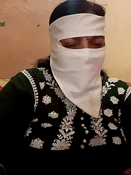 Snapshot of Love-890 chatting on 10/30/25, 04:22 Love-890 online show from 10/30/25, 04:22