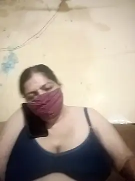 Snapshot of Love-890 chatting on 09/29/25, 04:23 Love-890 online show from 09/29/25, 04:23