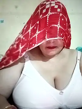 Snapshot of Love-890 chatting on 10/13/25, 03:35 Love-890 online show from 10/13/25, 03:35