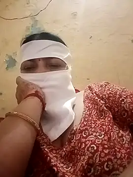 Snapshot of Love-890 chatting on 10/15/25, 11:18 Love-890 online show from 10/15/25, 11:18