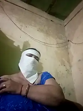 Snapshot of Love-890 chatting on 10/18/25, 05:04 Love-890 online show from 10/18/25, 05:04