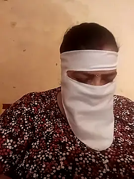 Snapshot of Love-890 chatting on 11/04/25, 04:16 Love-890 online show from 11/04/25, 04:16