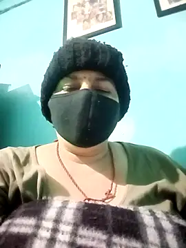 Snapshot of Love-890 chatting on 12/18/25, 03:00 Love-890 online show from 12/18/25, 03:00