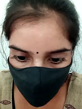 Snapshot of Aaisha-16 chatting on 11/22/25, 02:43 Aaisha-16 online show from 11/22/25, 02:43